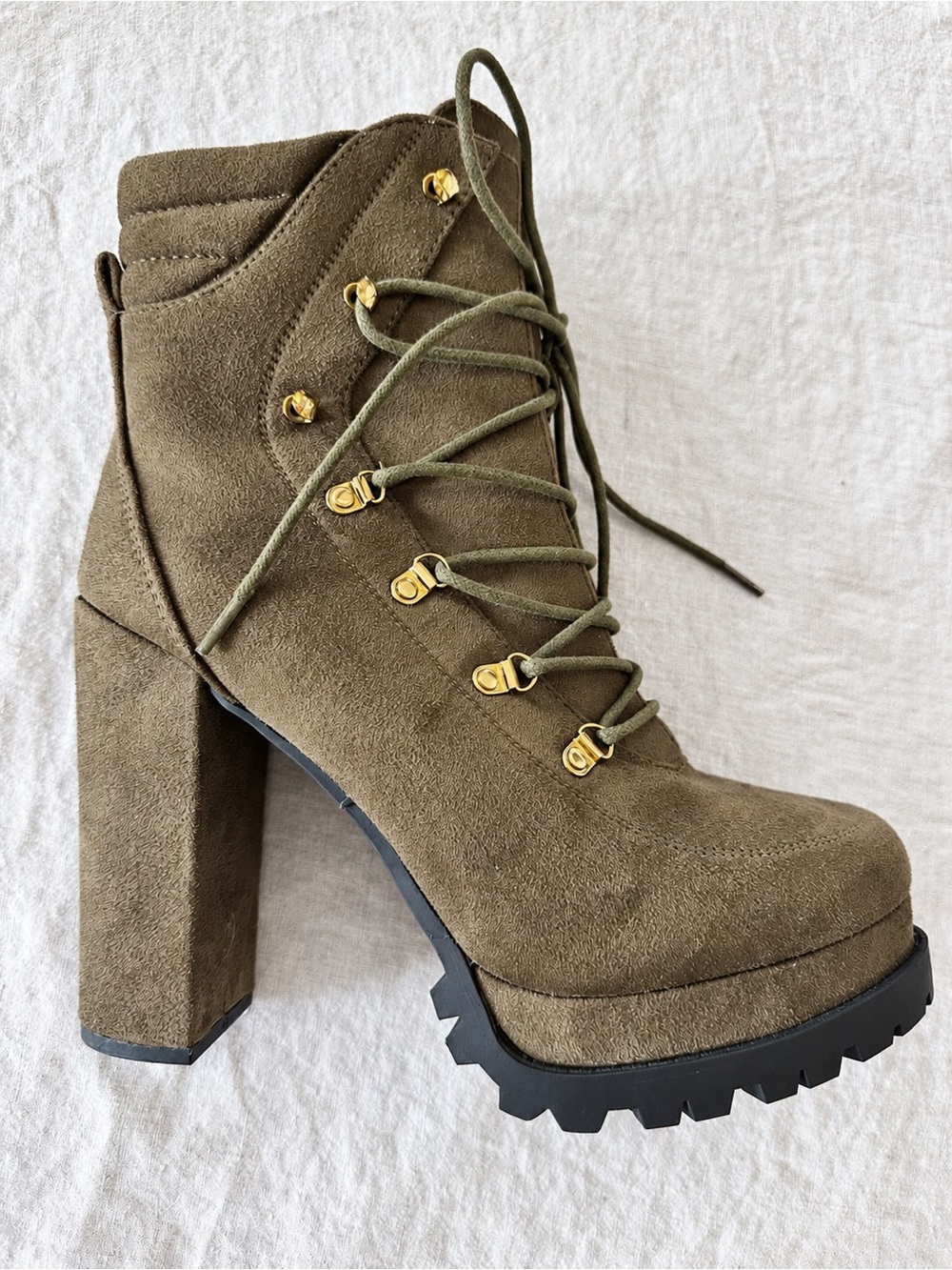 Wild Diva Lounge Olive Faux Suede Platform Lace Up Ankle Boots Size 10